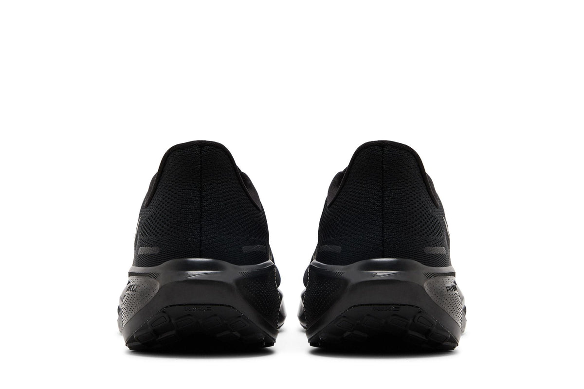 Nike Pegasus 41 – Noir total – vue 3
