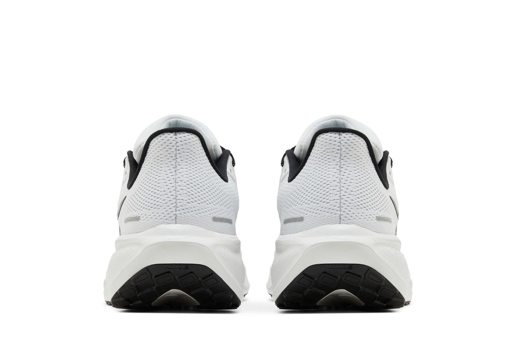 Nike Pegasus 41 – Blanc & Noir – vue 3