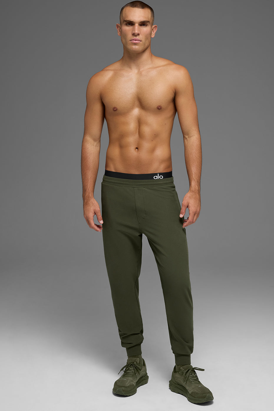 Alo Conquer Max Performance Jogger Vert olive - photo 3