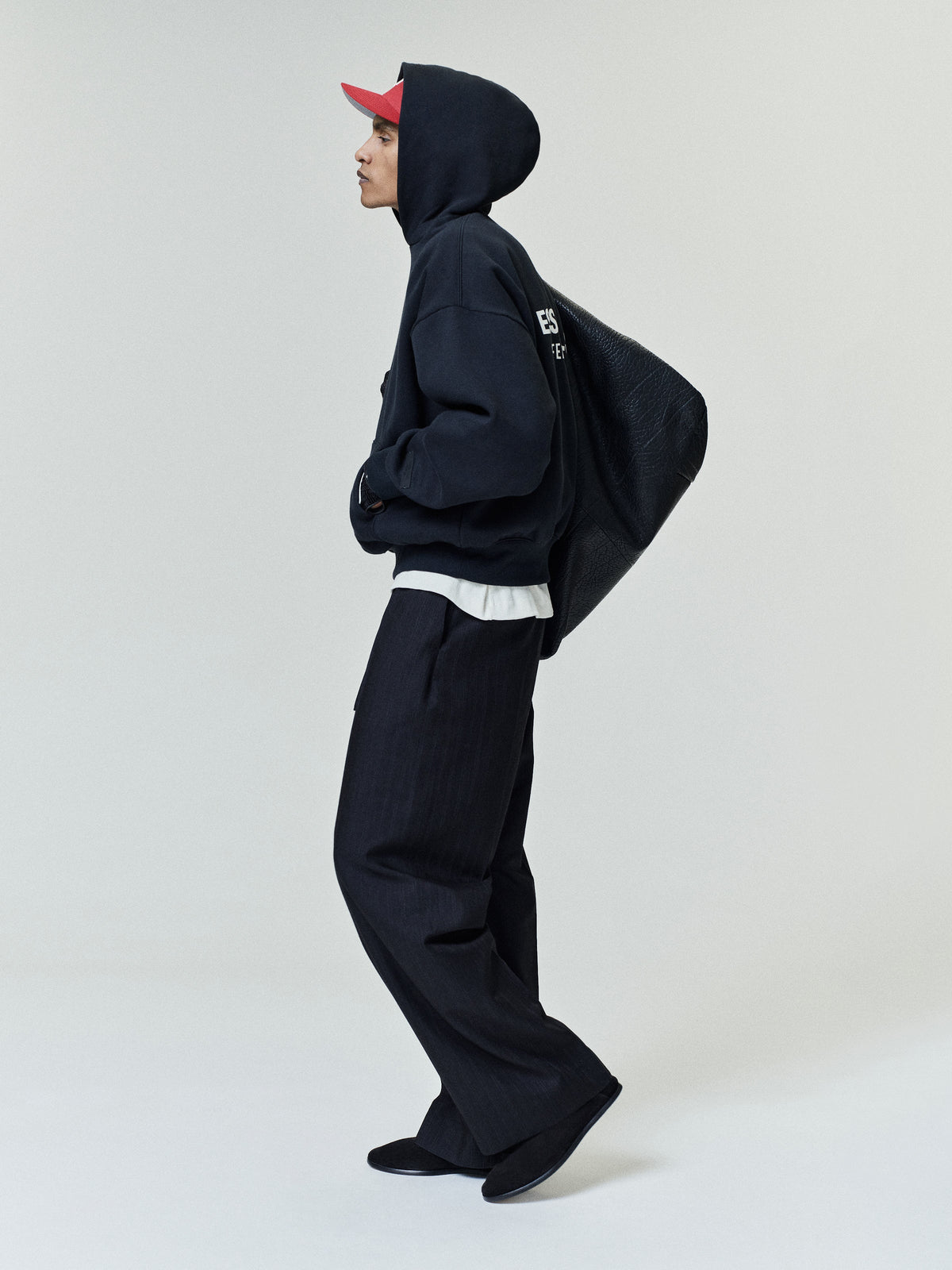 Essentials Classic Hoodie Vintage Black - porté dos