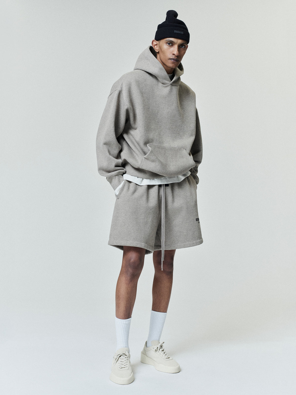 Essentials Classic Hoodie Homestead Heather - porté profil